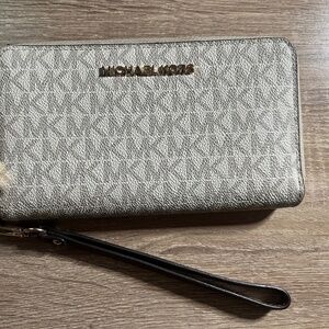 Michael Kors Jet Set MK Wristlet Wallet